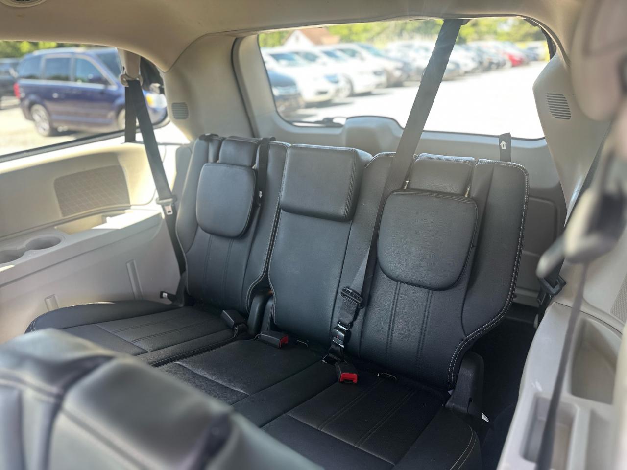 2017 Dodge Grand Caravan Crew Plus Photo13