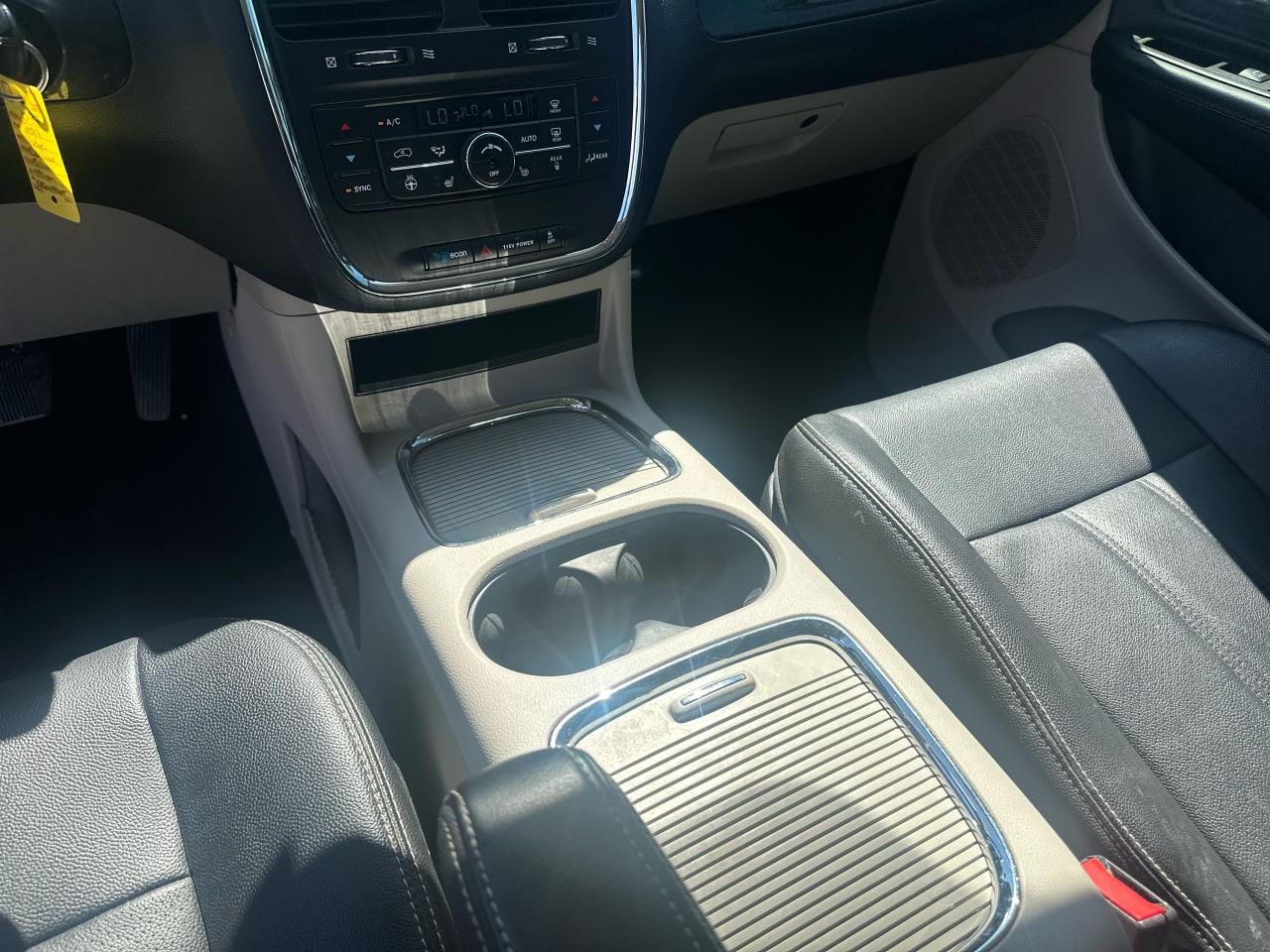 2017 Dodge Grand Caravan Crew Plus Photo16