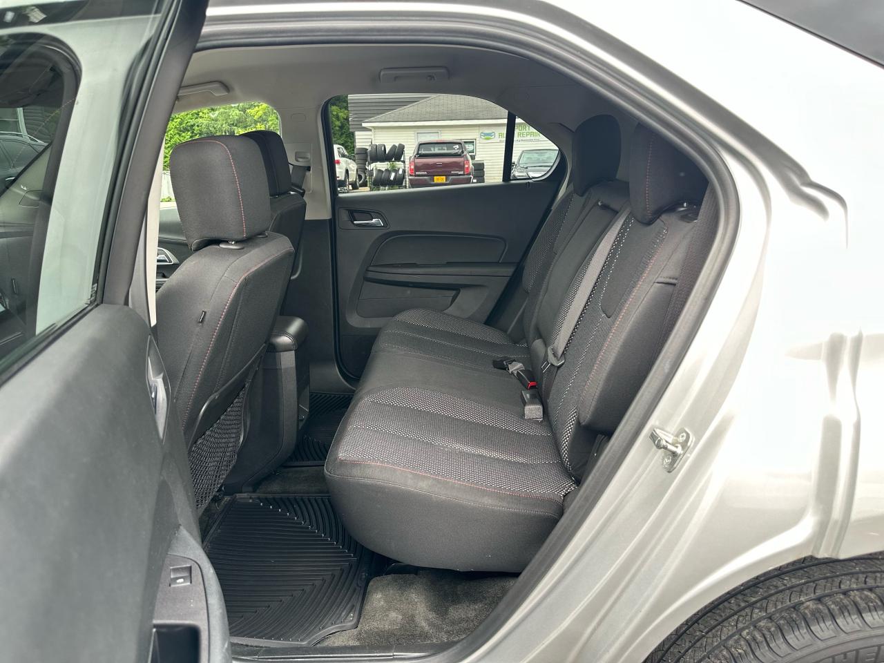 2017 Chevrolet Equinox LT One Owner/No Accidents Photo12