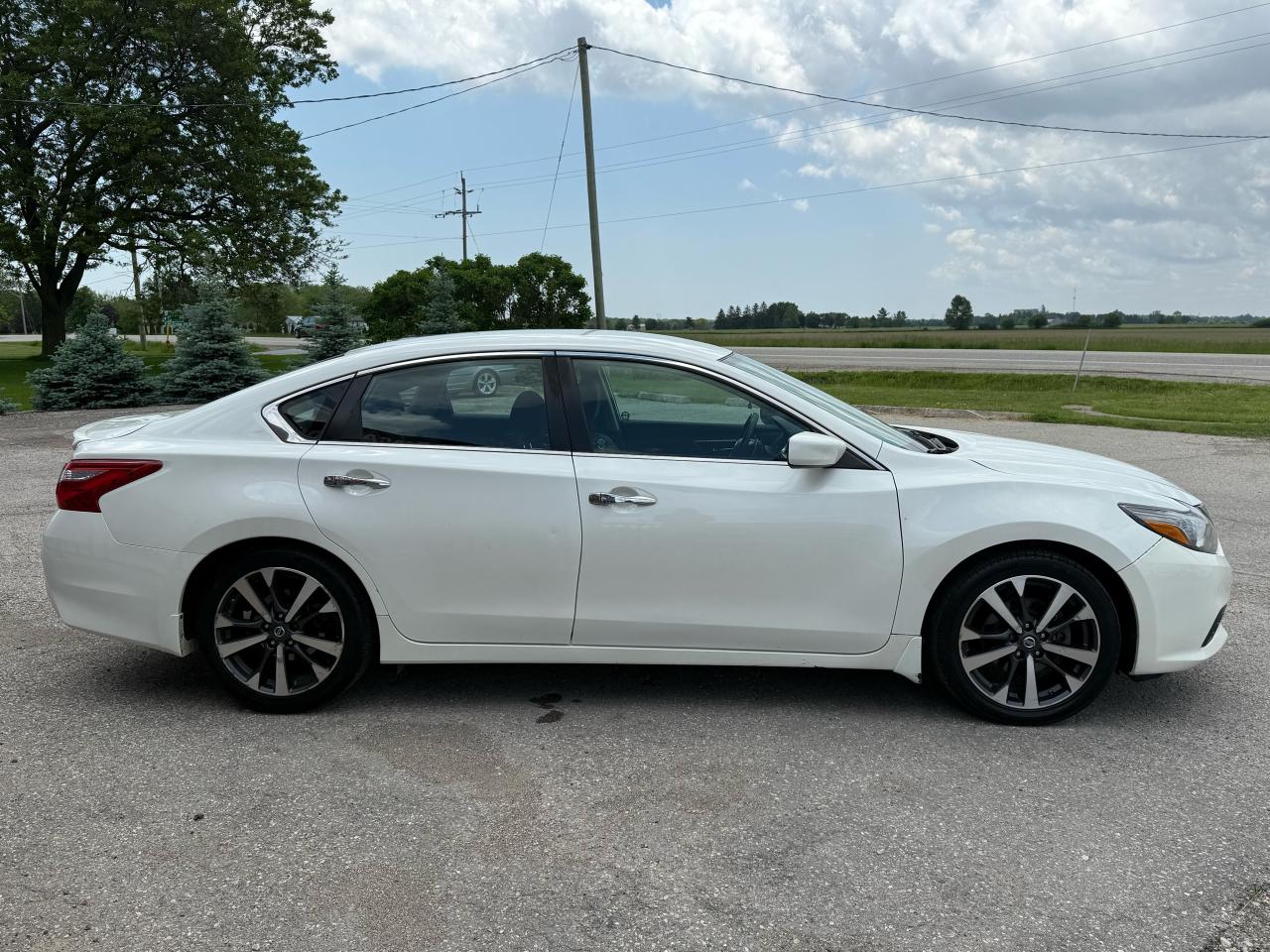 2016 Nissan Altima 2.5 S | Backup Camera | Heated Seats | Bluetooth - Photo #6