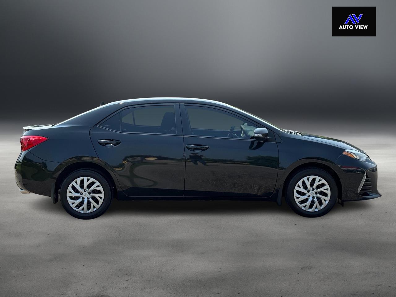 2019 Toyota Corolla SE Photo3