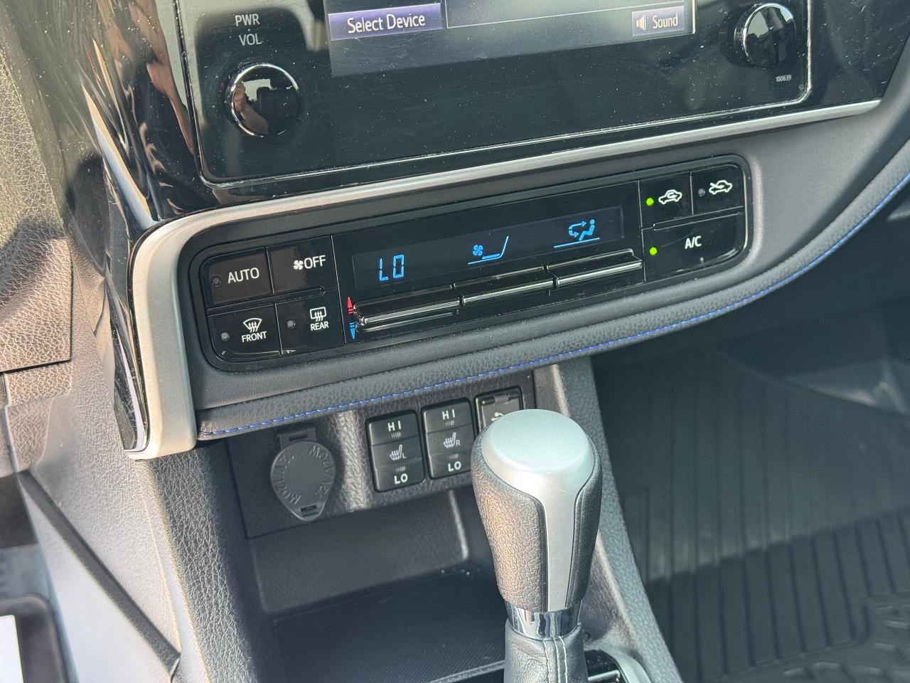 2019 Toyota Corolla SE - Photo #24