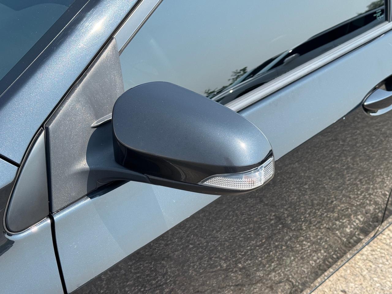 2019 Toyota Corolla SE - Photo #12