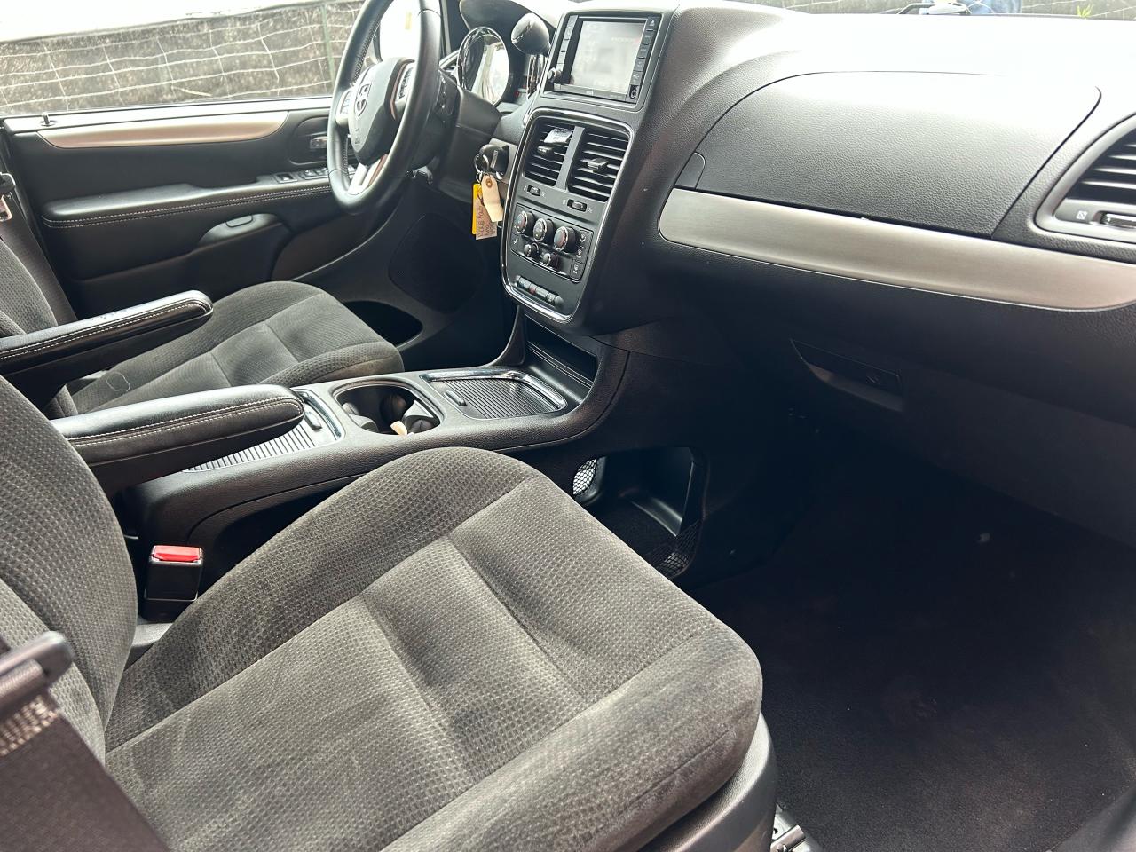 2017 Dodge Grand Caravan SXT - Photo #8