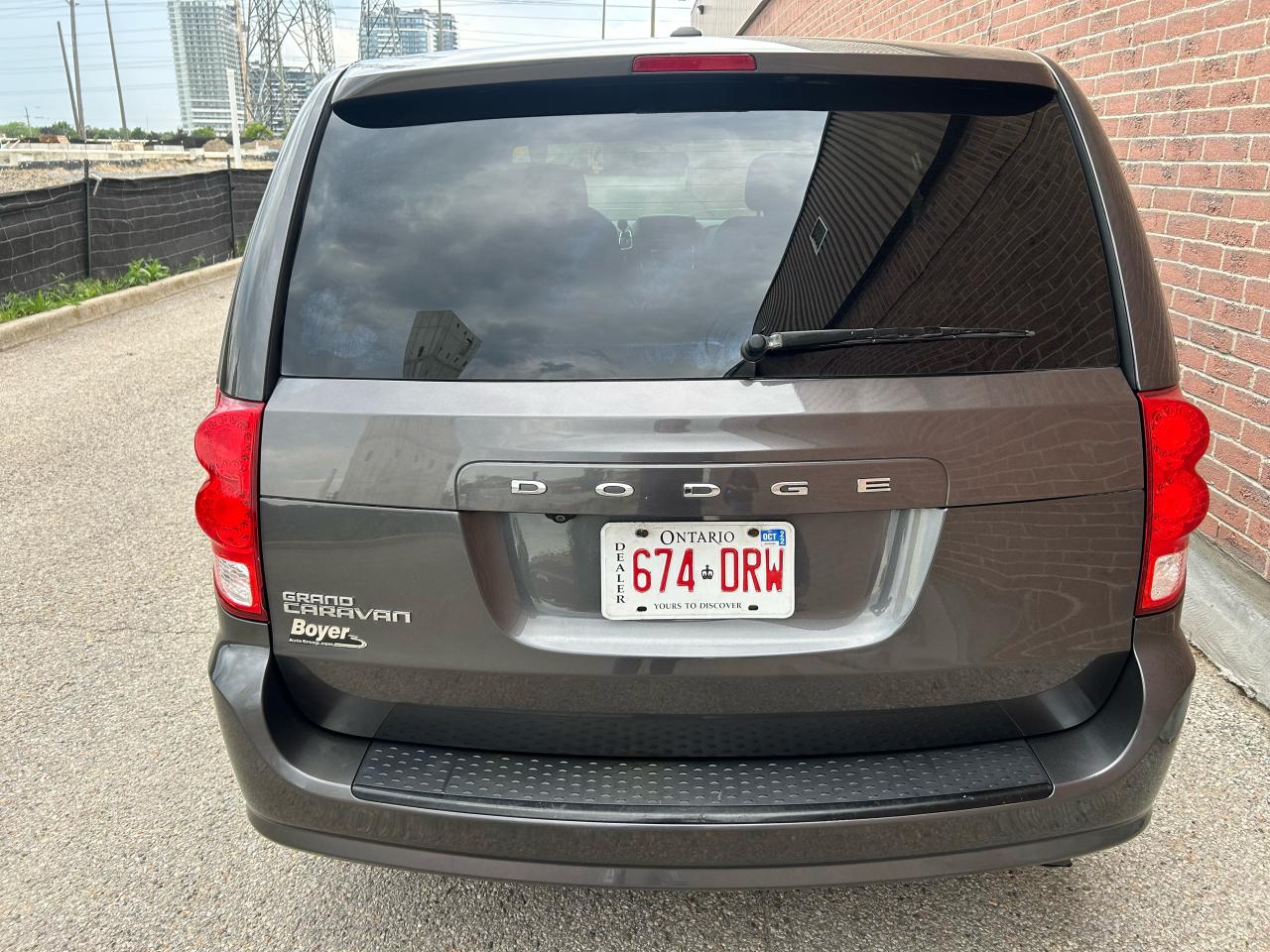 2017 Dodge Grand Caravan SXT - Photo #4