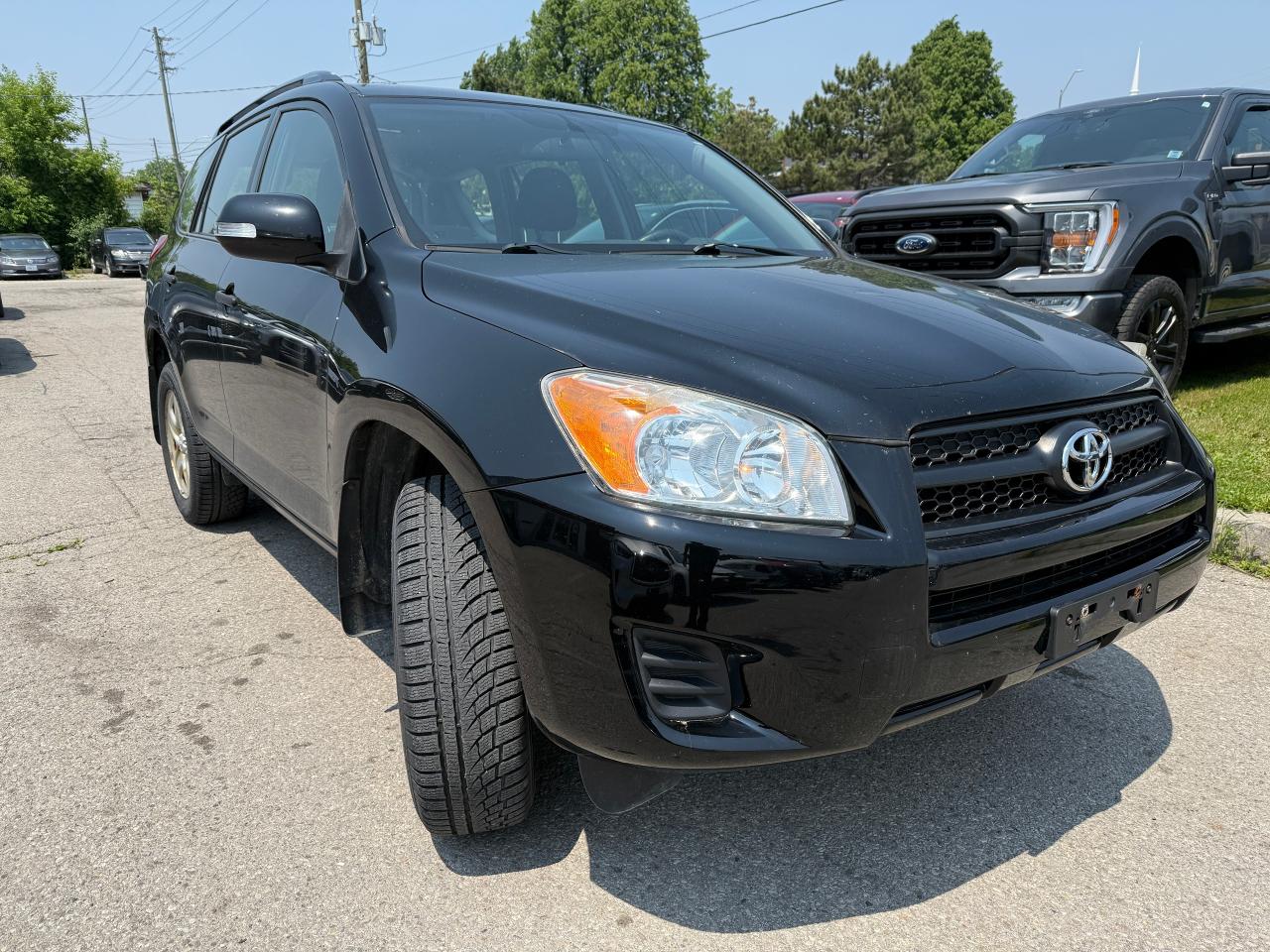 2011 Toyota RAV4 4WD / AUTO / AC / YOU SAFETY YOU SAVE - Photo #4