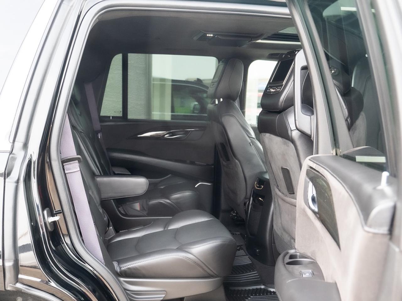 2016 Cadillac Escalade Platinum Photo19