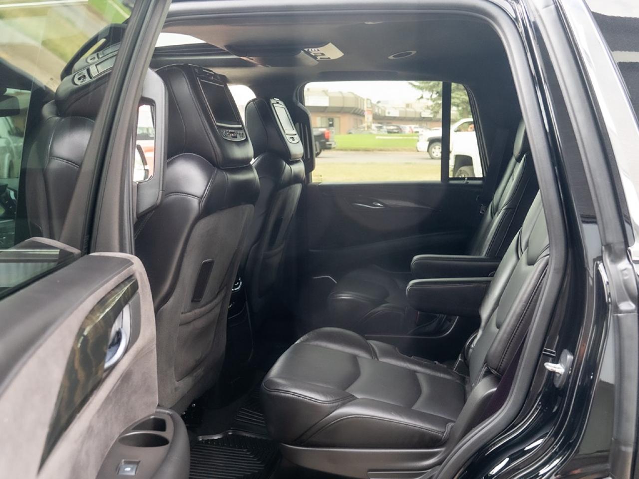 2016 Cadillac Escalade Platinum Photo18