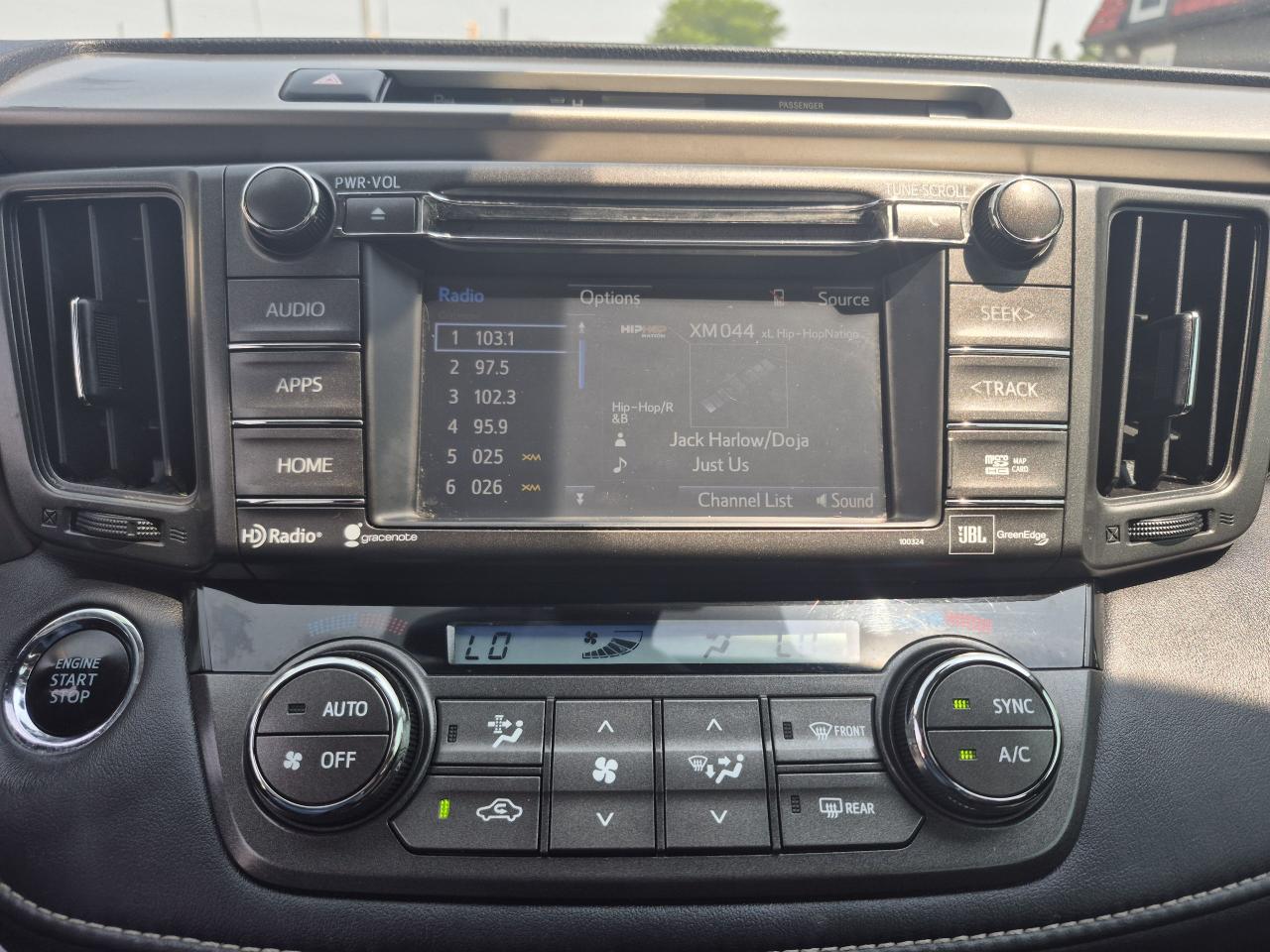 2015 Toyota RAV4 AWD LIMITED Photo44