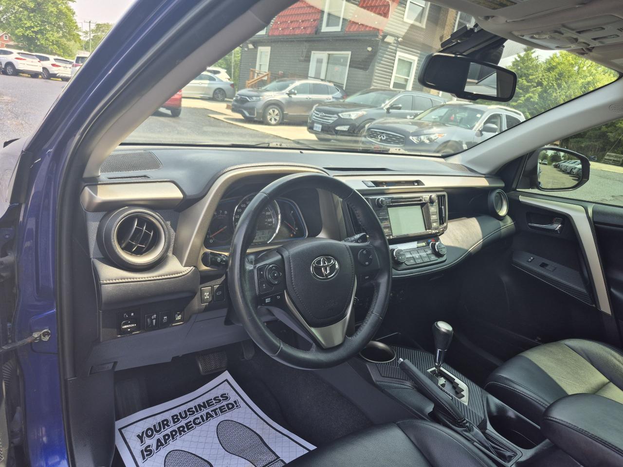 2015 Toyota RAV4 AWD LIMITED Photo11