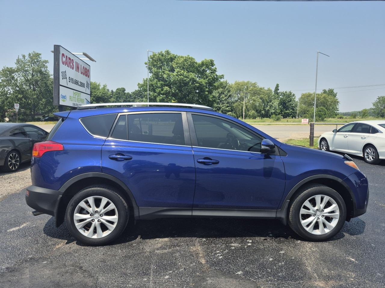 2015 Toyota RAV4 AWD LIMITED Photo26