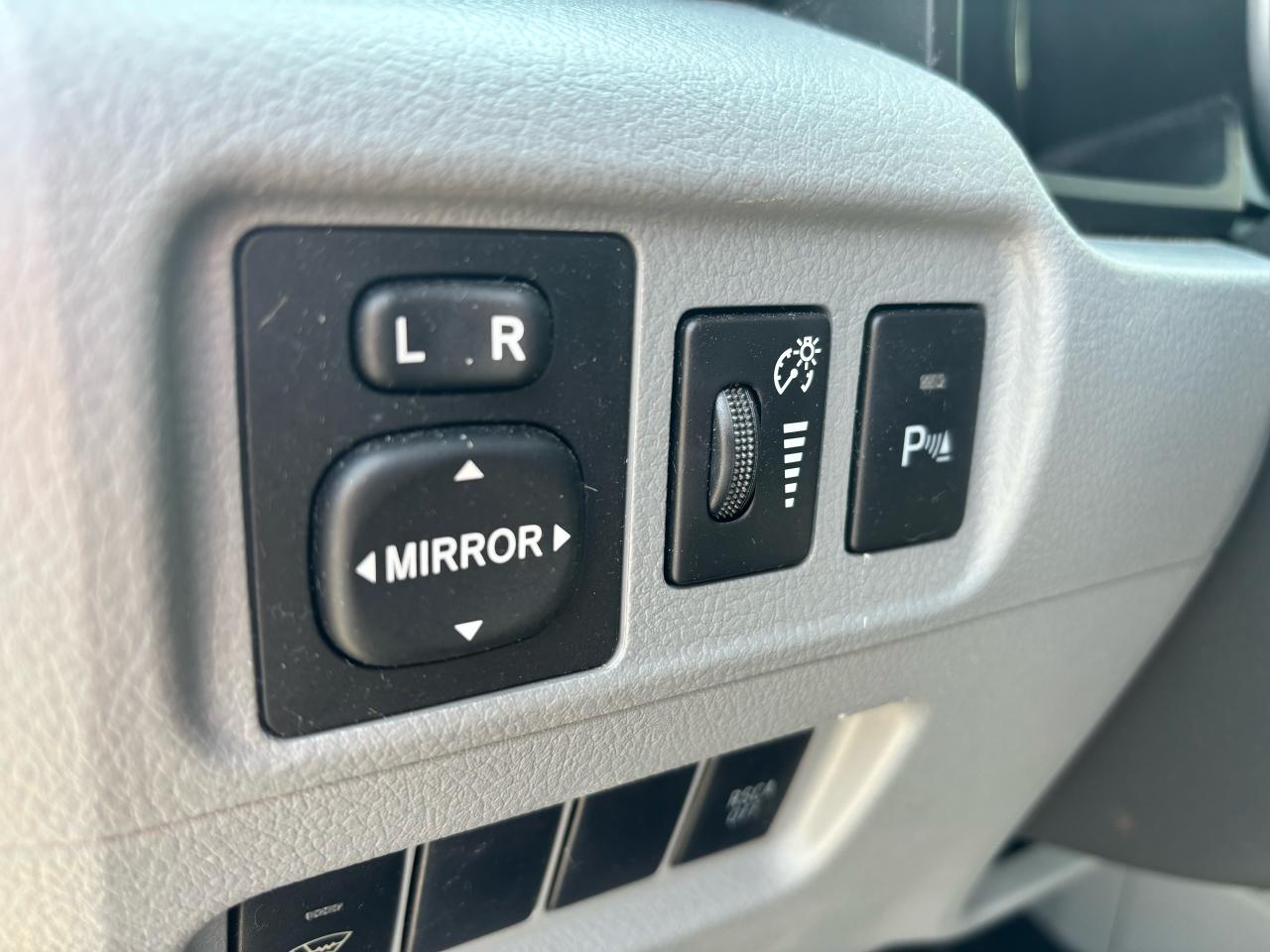 2010 Toyota 4Runner SR5, 4Wheel Drive, Leather, Sunroof,Back-Up-Camera - Photo #19