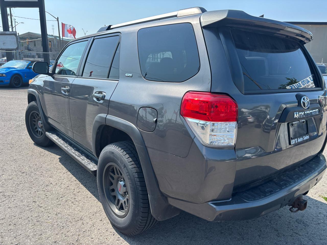 2010 Toyota 4Runner SR5, 4Wheel Drive, Leather, Sunroof,Back-Up-Camera - Photo #5