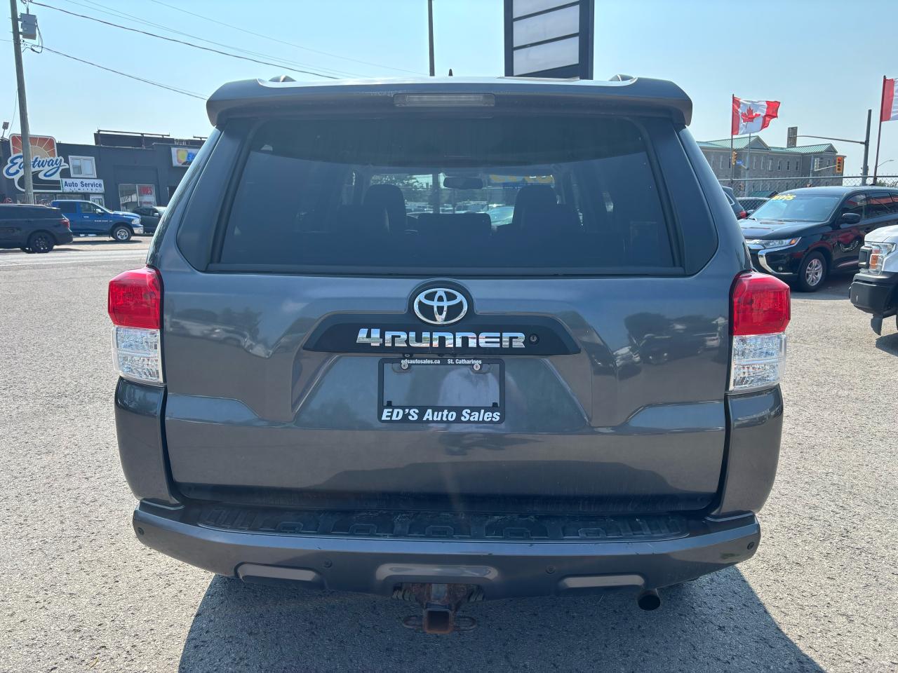 2010 Toyota 4Runner SR5, 4Wheel Drive, Leather, Sunroof,Back-Up-Camera - Photo #6