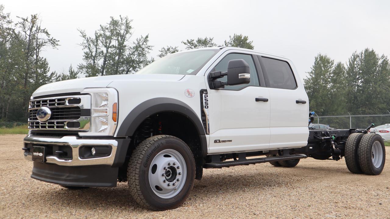 2025 Ford F-550 4X4 CHASSIS CAB DRW/ Photo1