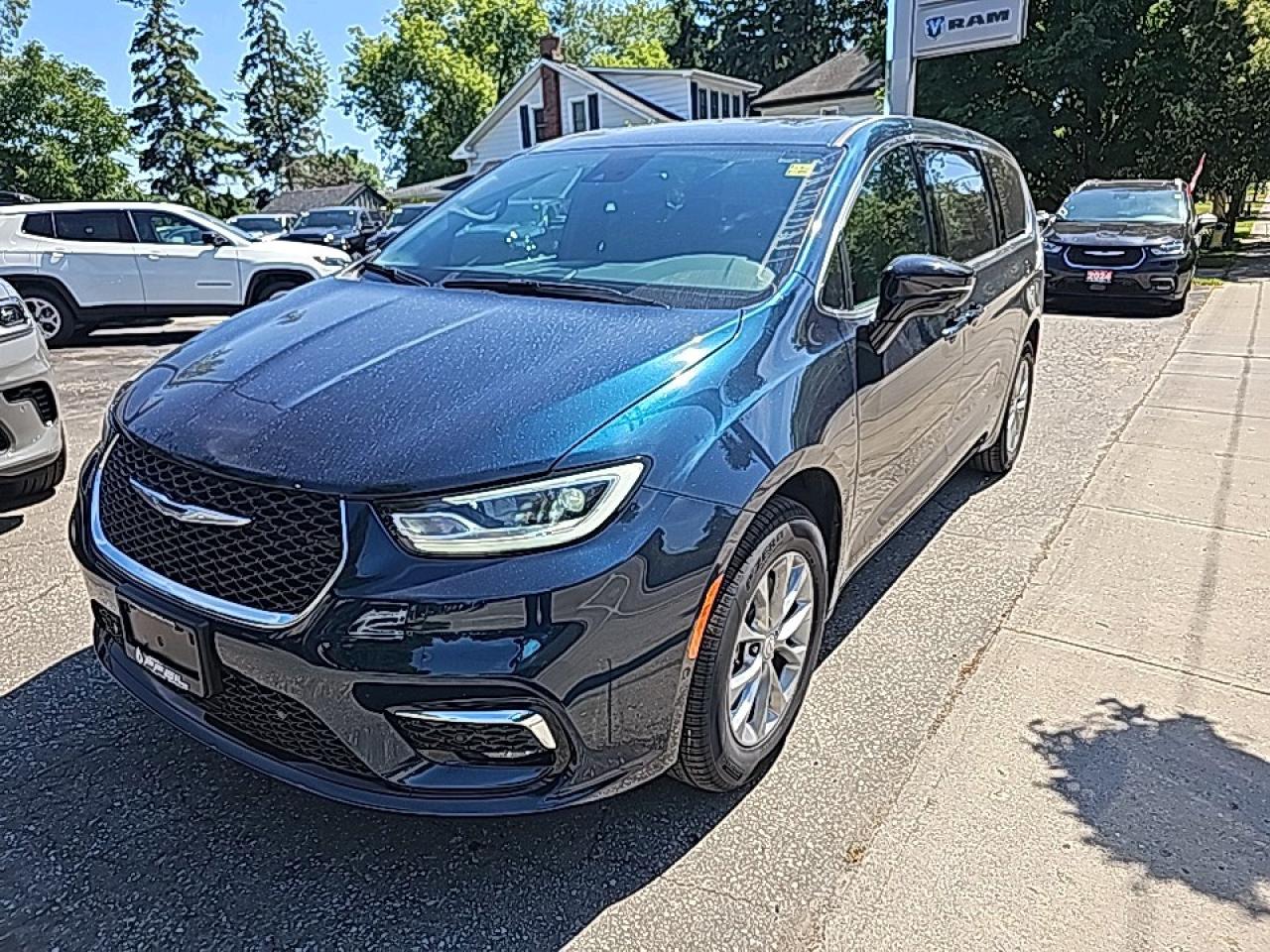 New 2025 Chrysler Pacifica Select AWD, SUNROOF, LEATHER for sale in New Hamburg, ON