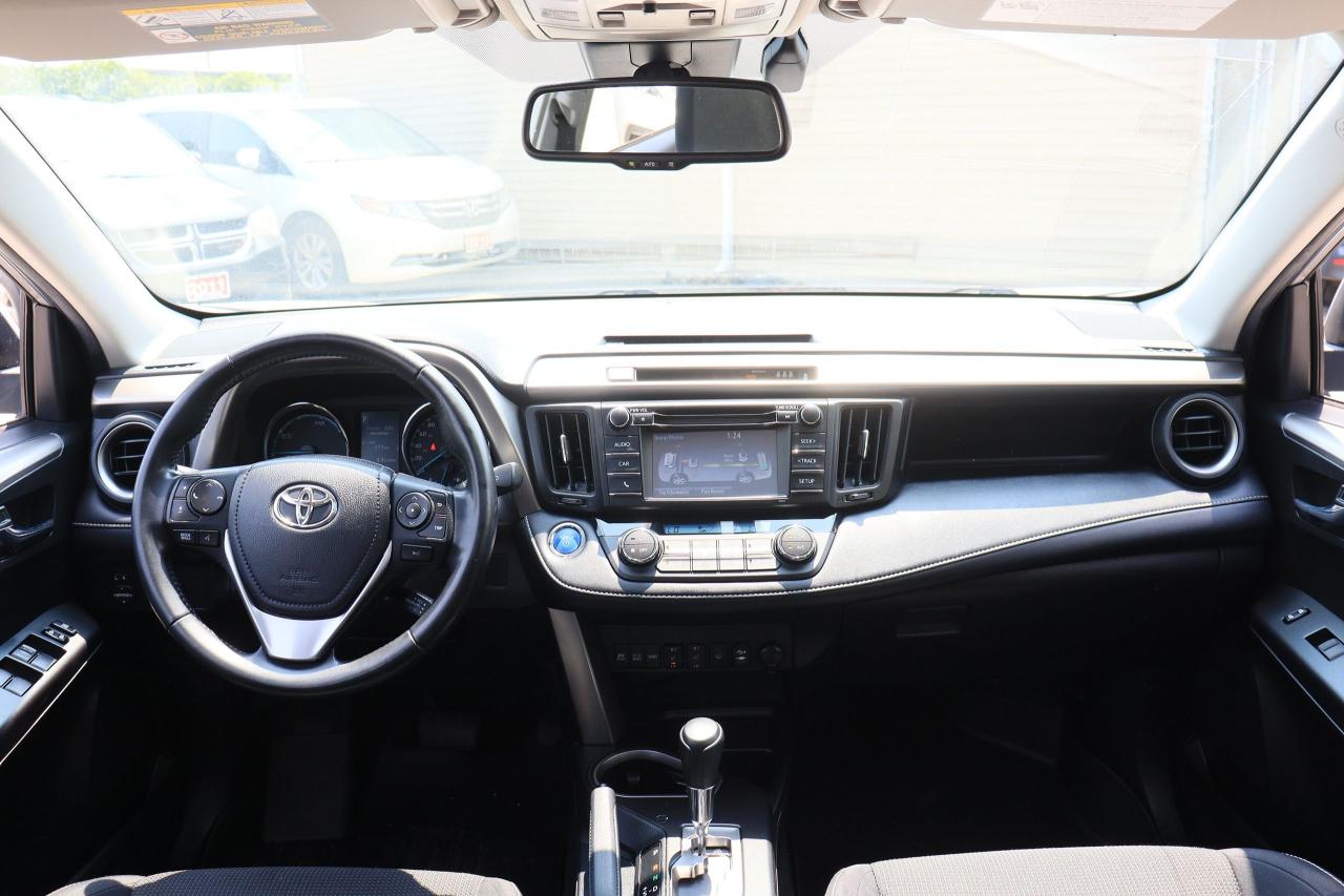 2017 Toyota RAV4 Hybrid | XLE | AWD | Sunroof | Cam | BSM | Tinted Photo34