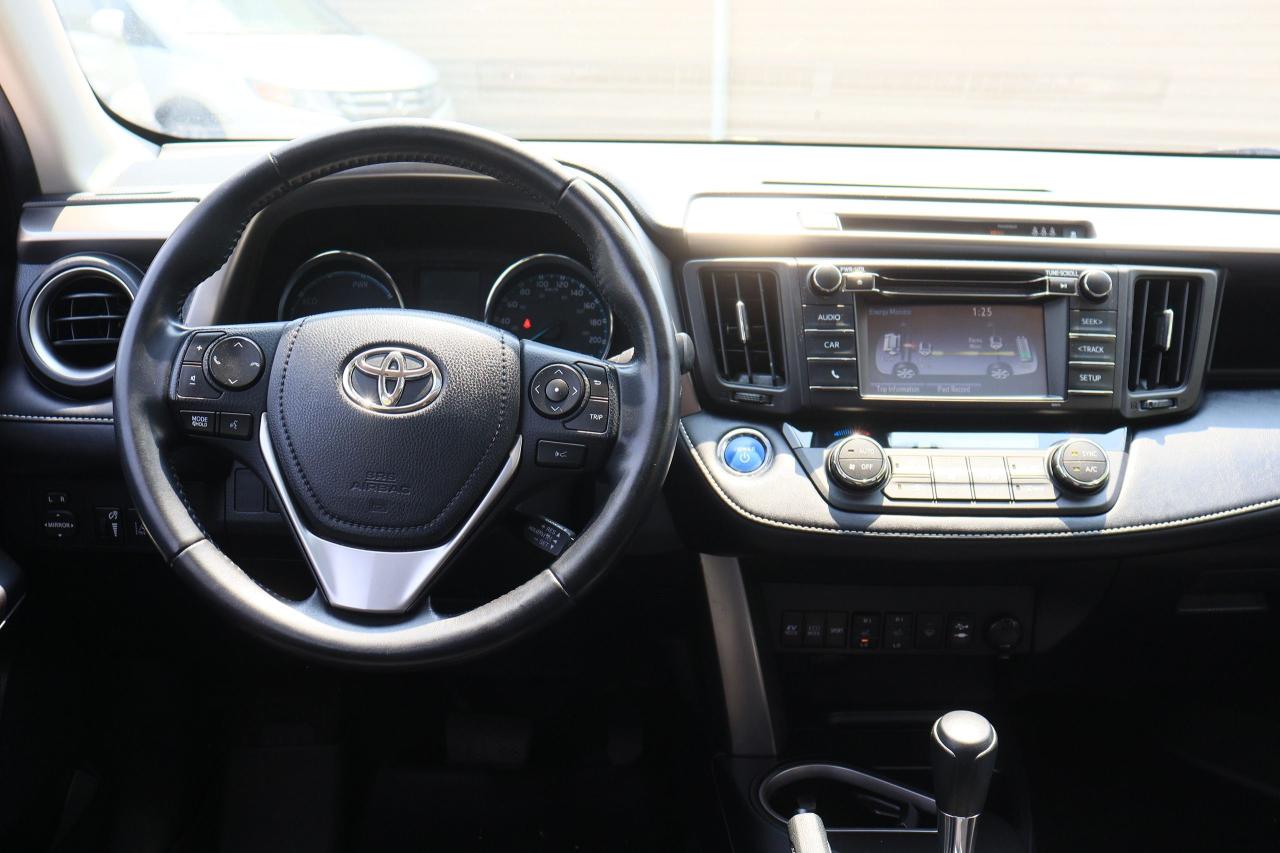 2017 Toyota RAV4 Hybrid | XLE | AWD | Sunroof | Cam | BSM | Tinted Photo35