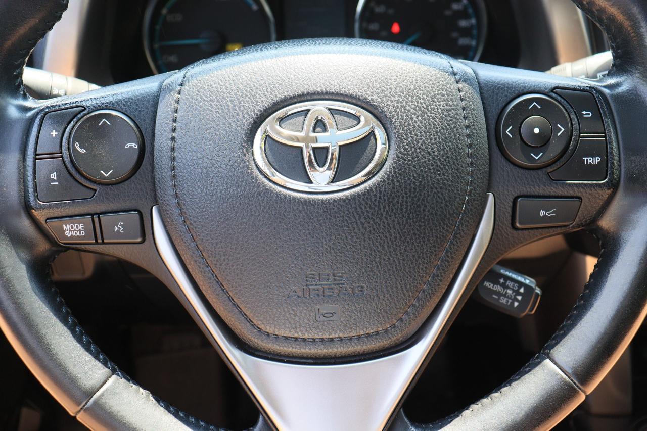 2017 Toyota RAV4 Hybrid | XLE | AWD | Sunroof | Cam | BSM | Tinted Photo37