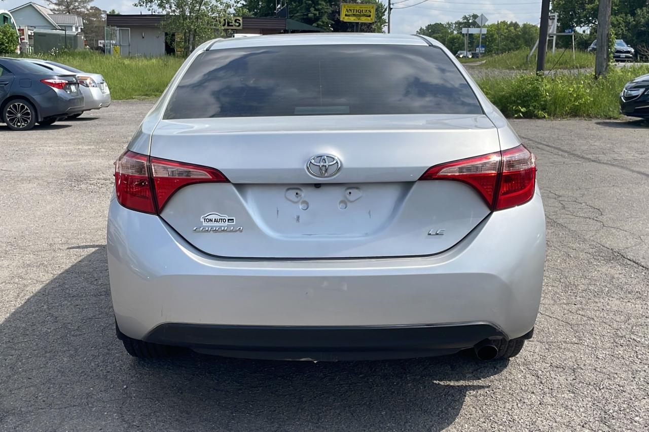 2018 Toyota Corolla LE Photo4