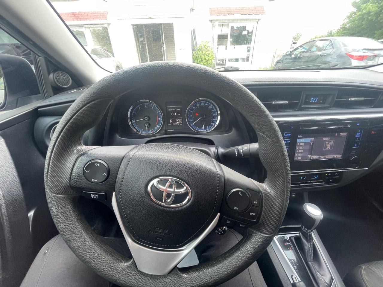 2018 Toyota Corolla LE - Photo #11