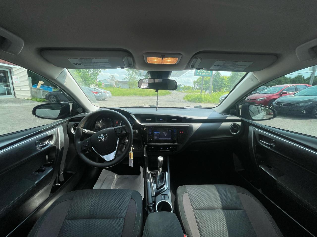 2018 Toyota Corolla LE - Photo #9
