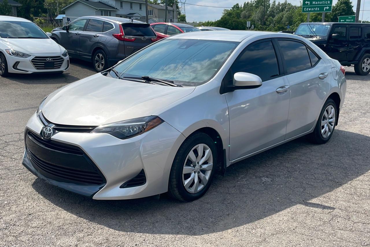 2018 Toyota Corolla LE - Photo #2