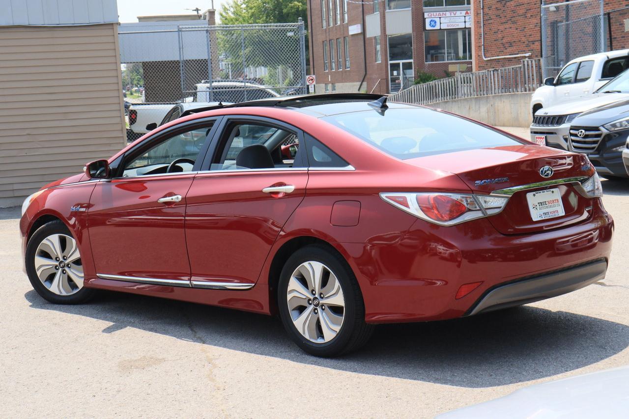 2014 Hyundai Sonata Hybrid Limited | Leather | Pano Roof | Nav Cam | 1 owner Photo44