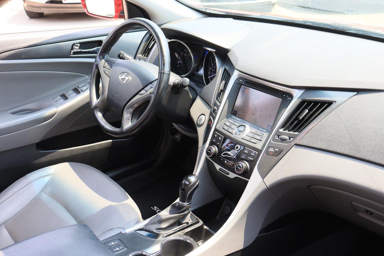 2014 Hyundai Sonata Hybrid Limited | Leather | Pano Roof | Nav Cam | 1 owner Photo70