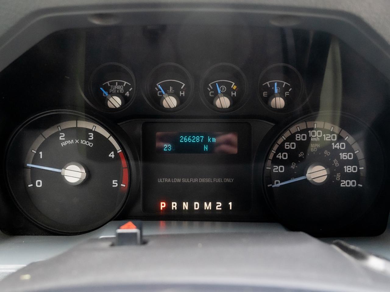 2015 Ford F-250 4WD CREW CAB Photo12