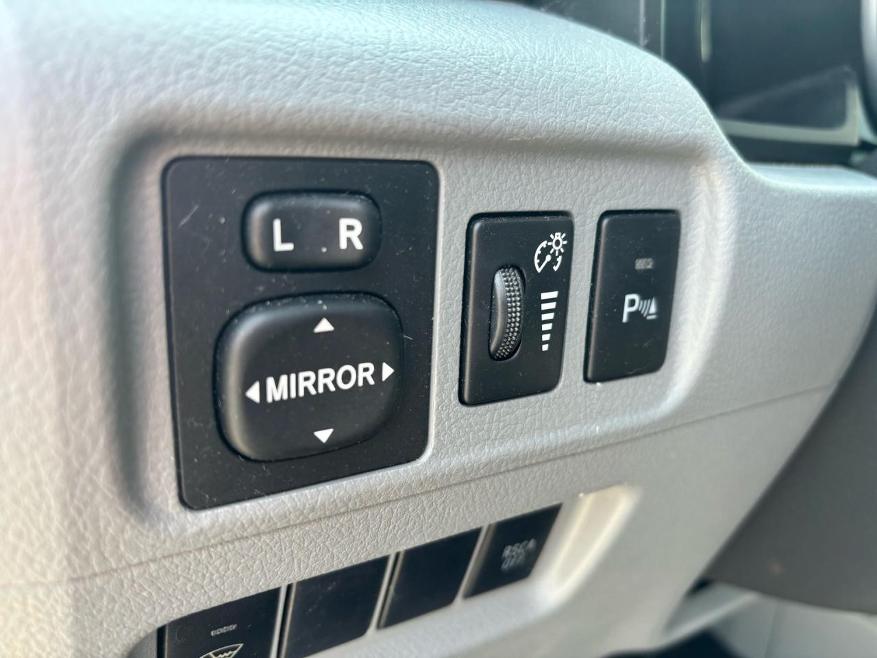 2010 Toyota 4Runner SR5, 4Wheel Drive, Leather, Sunroof,Back-Up-Camera