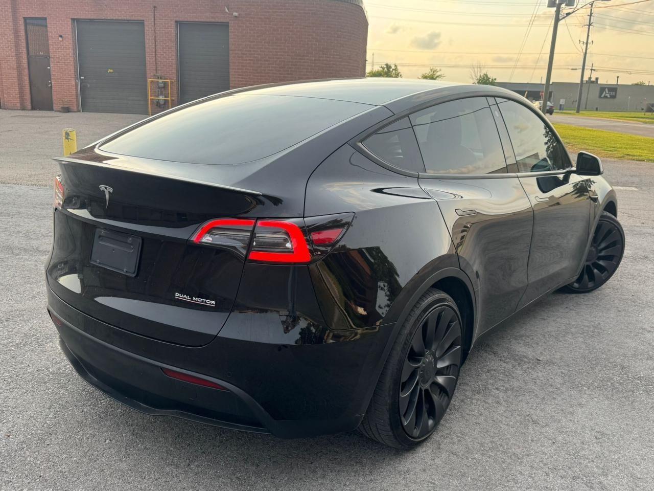 2022 Tesla Model Y PERFORMANCE - Photo #8