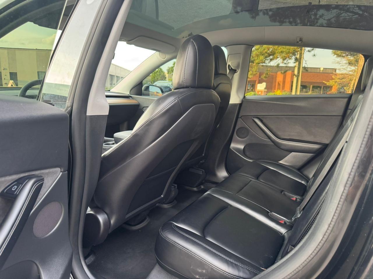 2022 Tesla Model Y PERFORMANCE - Photo #18