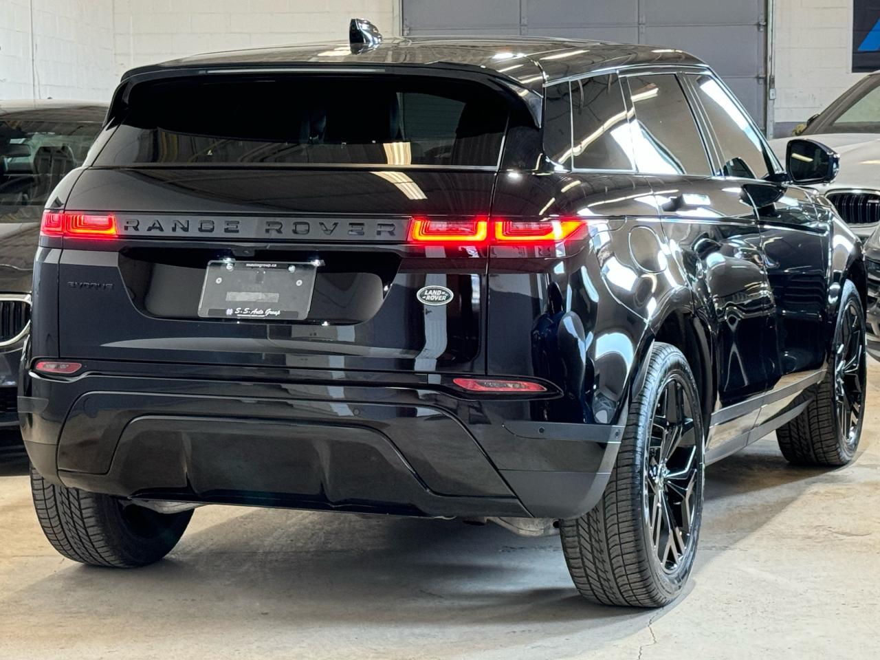 2020 Land Rover Range Rover Evoque SE|NAV|BSM|PANO|LKA|RED INT.|ADPT CRUISE|CARPLAY| - Photo #4