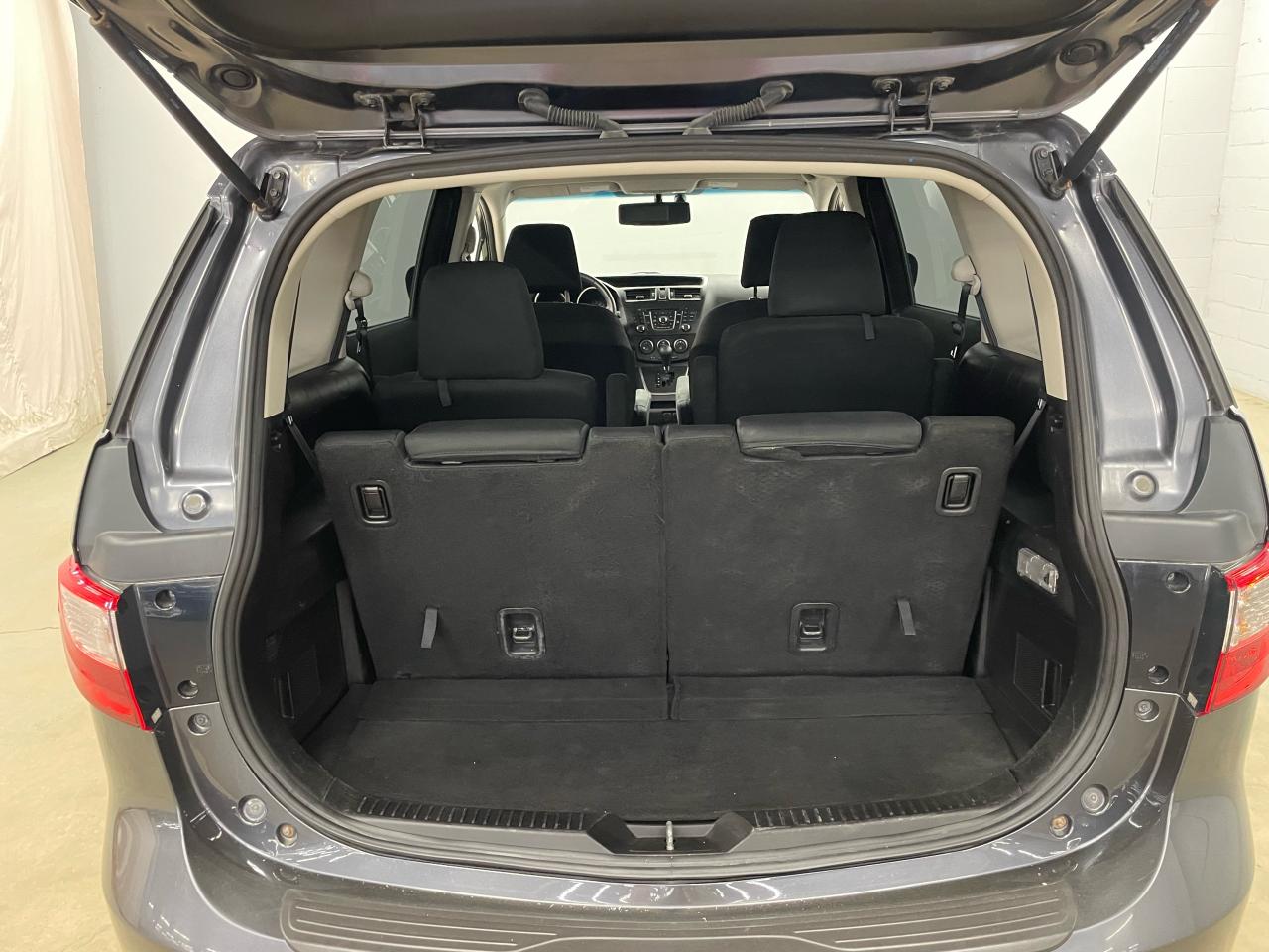 2017 Mazda MAZDA5 GS Photo27