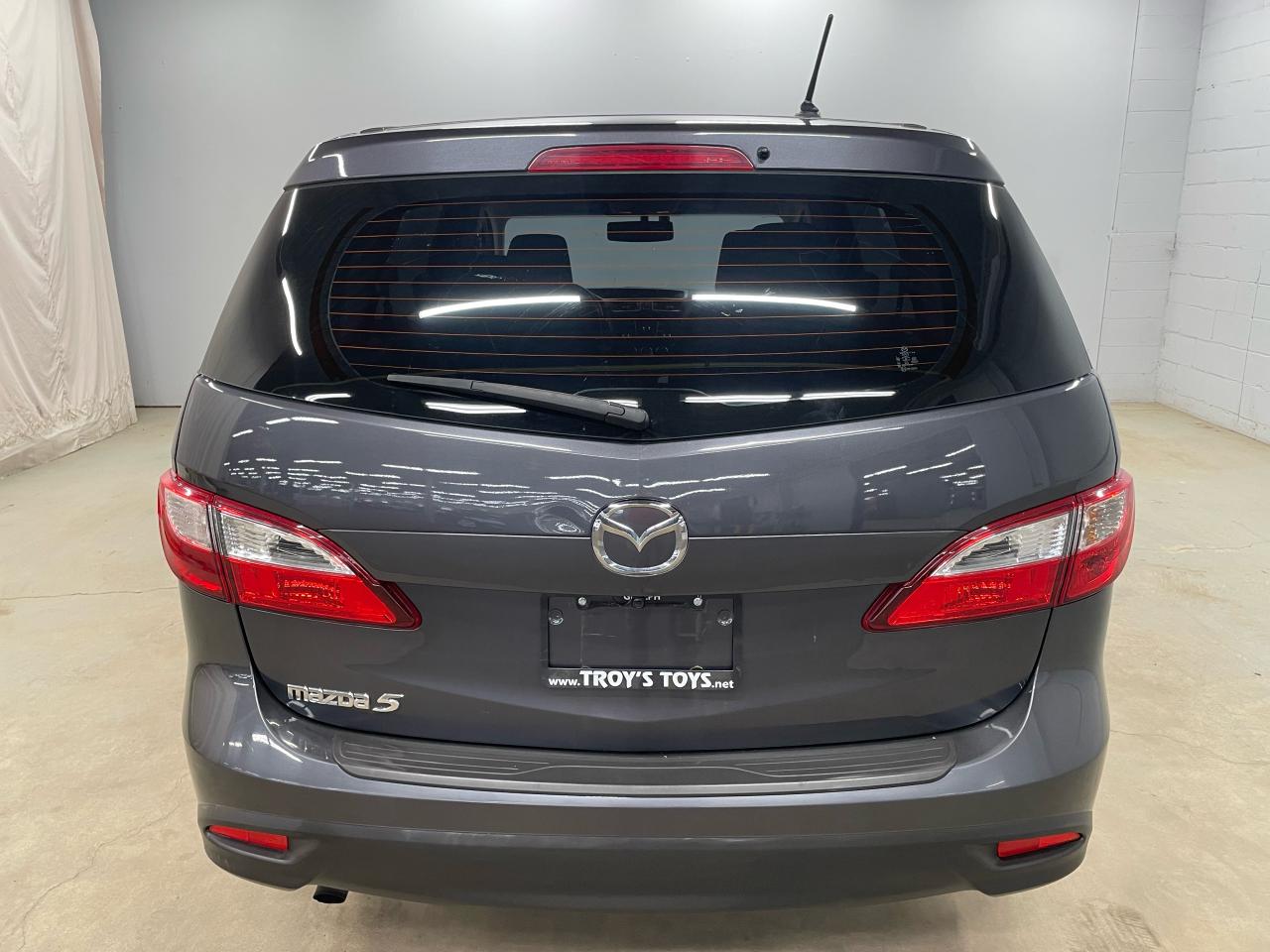 2017 Mazda MAZDA5 GS Photo5