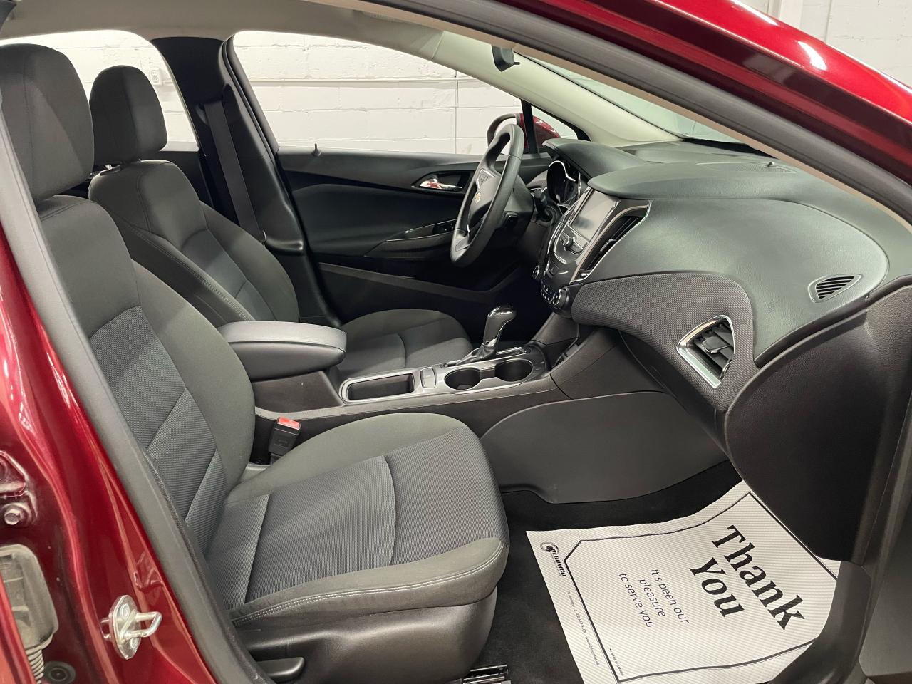 2016 Chevrolet Cruze LT Photo31