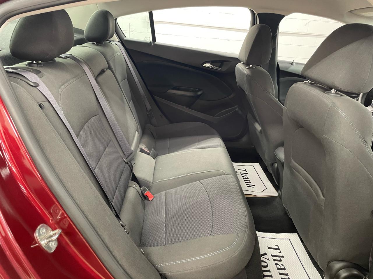 2016 Chevrolet Cruze LT Photo30