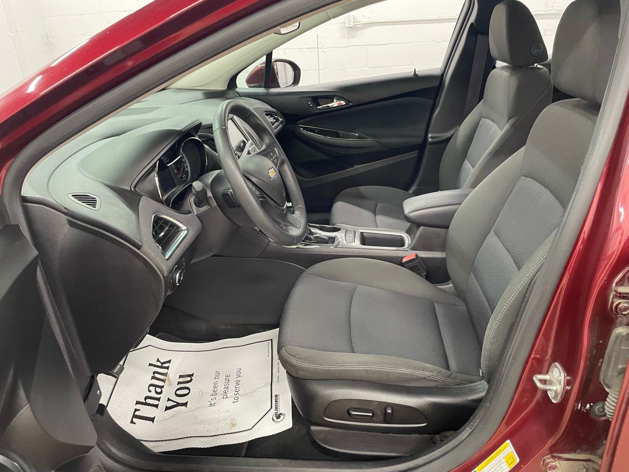 2016 Chevrolet Cruze LT Photo28