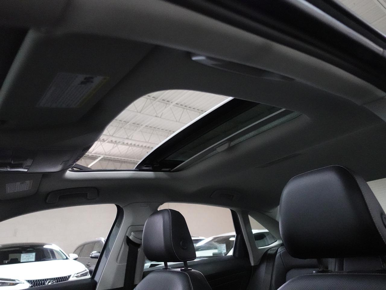 2022 Volkswagen Jetta HIGHLINE | Nav | Leather | Panoroof | DigitalDash Photo