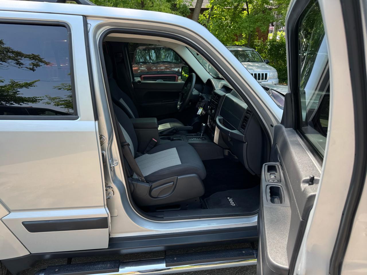 2010 Jeep Liberty Sport - Photo #16
