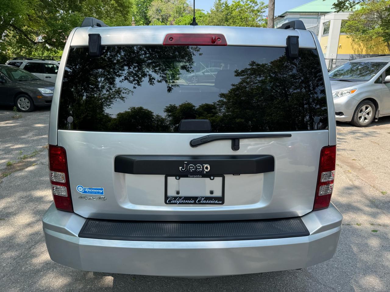 2010 Jeep Liberty Sport - Photo #4