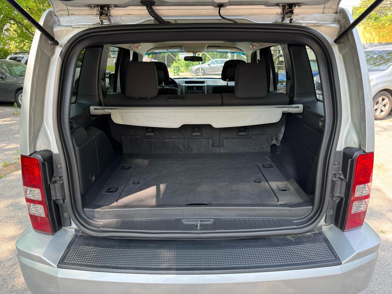 2010 Jeep Liberty Sport - Photo #17