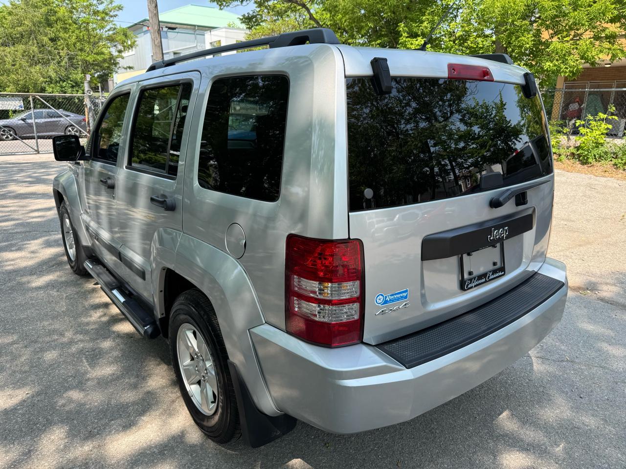2010 Jeep Liberty Sport - Photo #3