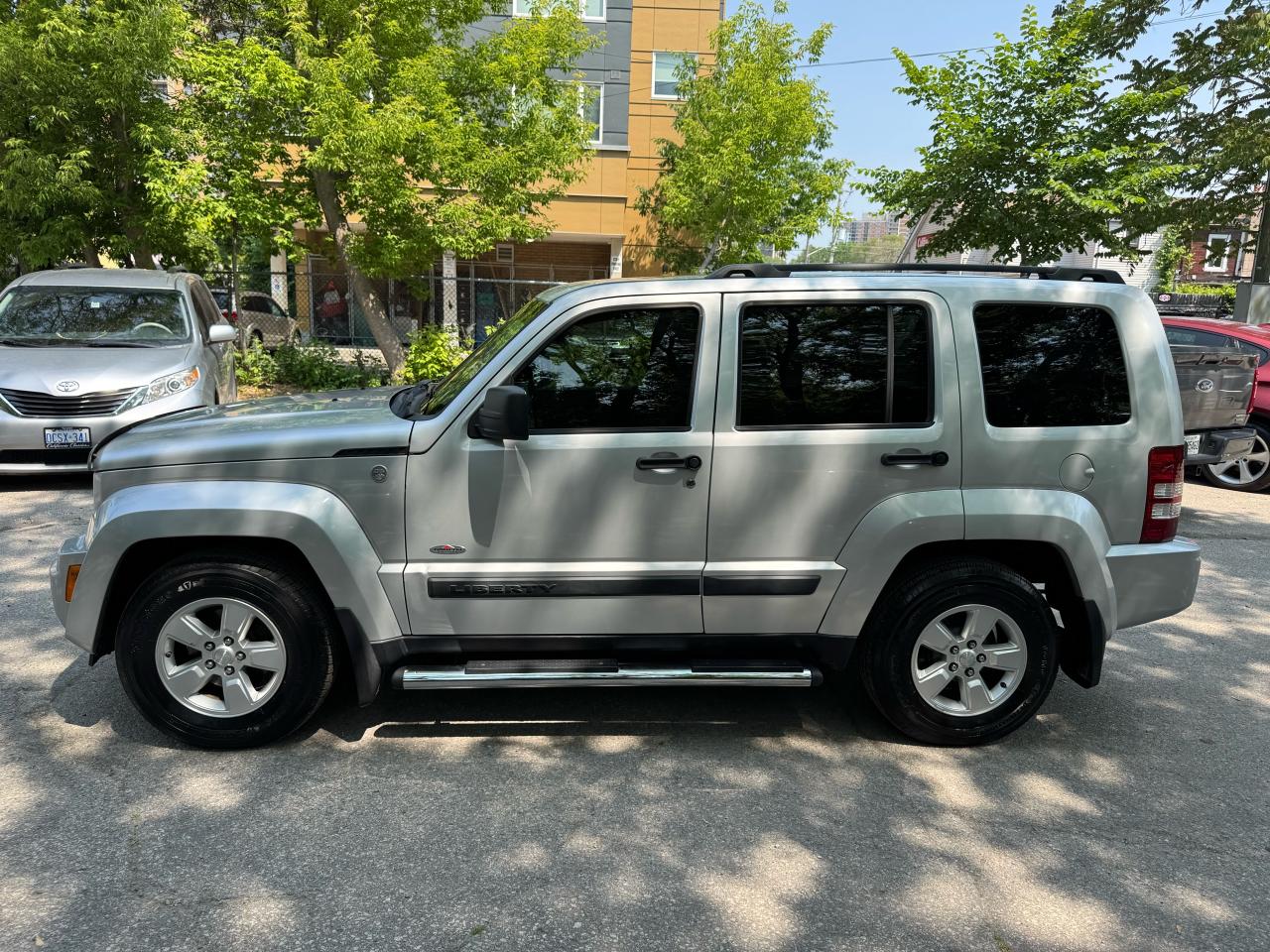 2010 Jeep Liberty Sport - Photo #2