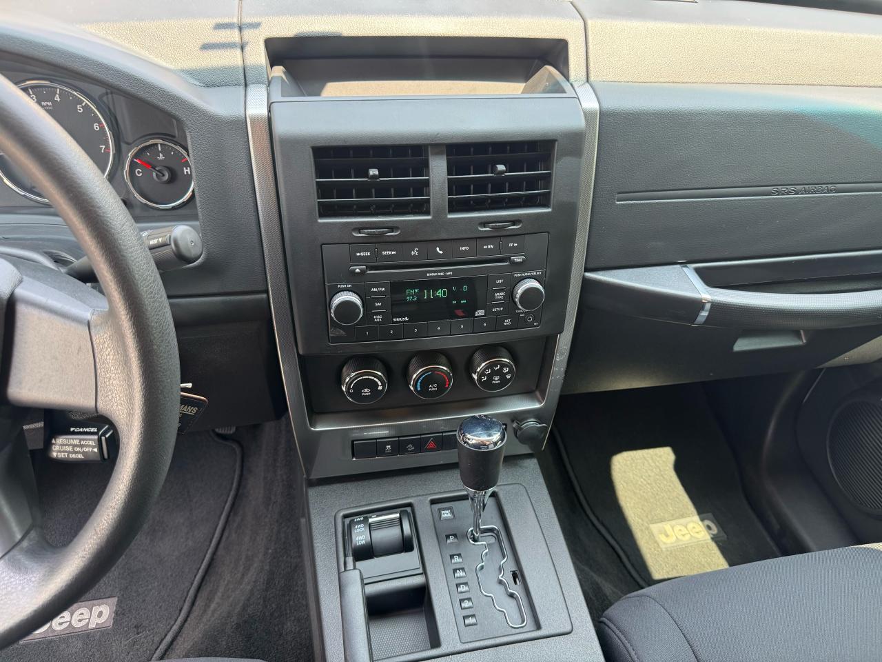 2010 Jeep Liberty Sport - Photo #11