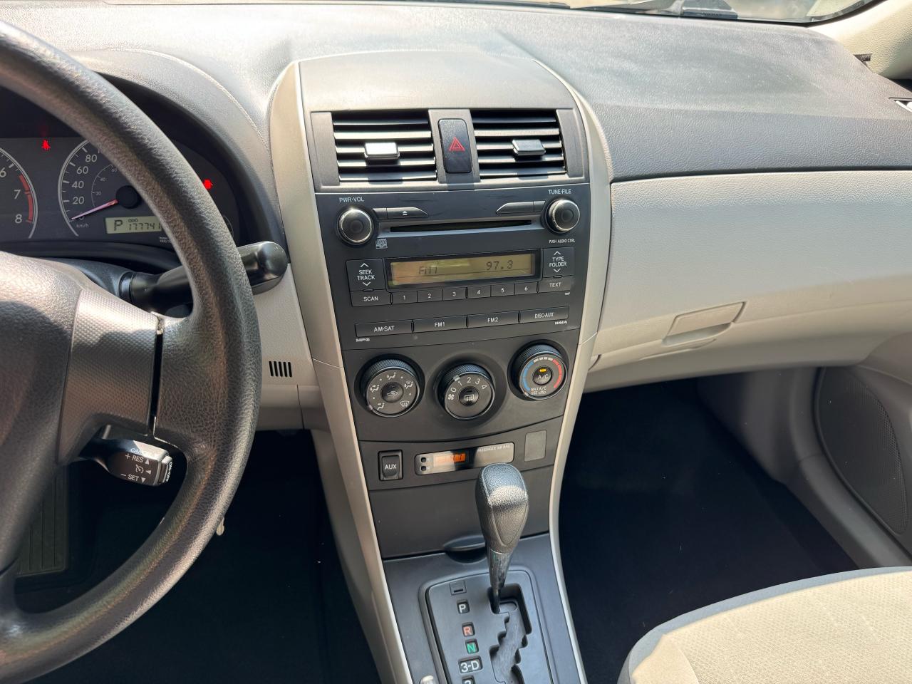 2011 Toyota Corolla CE - Photo #11