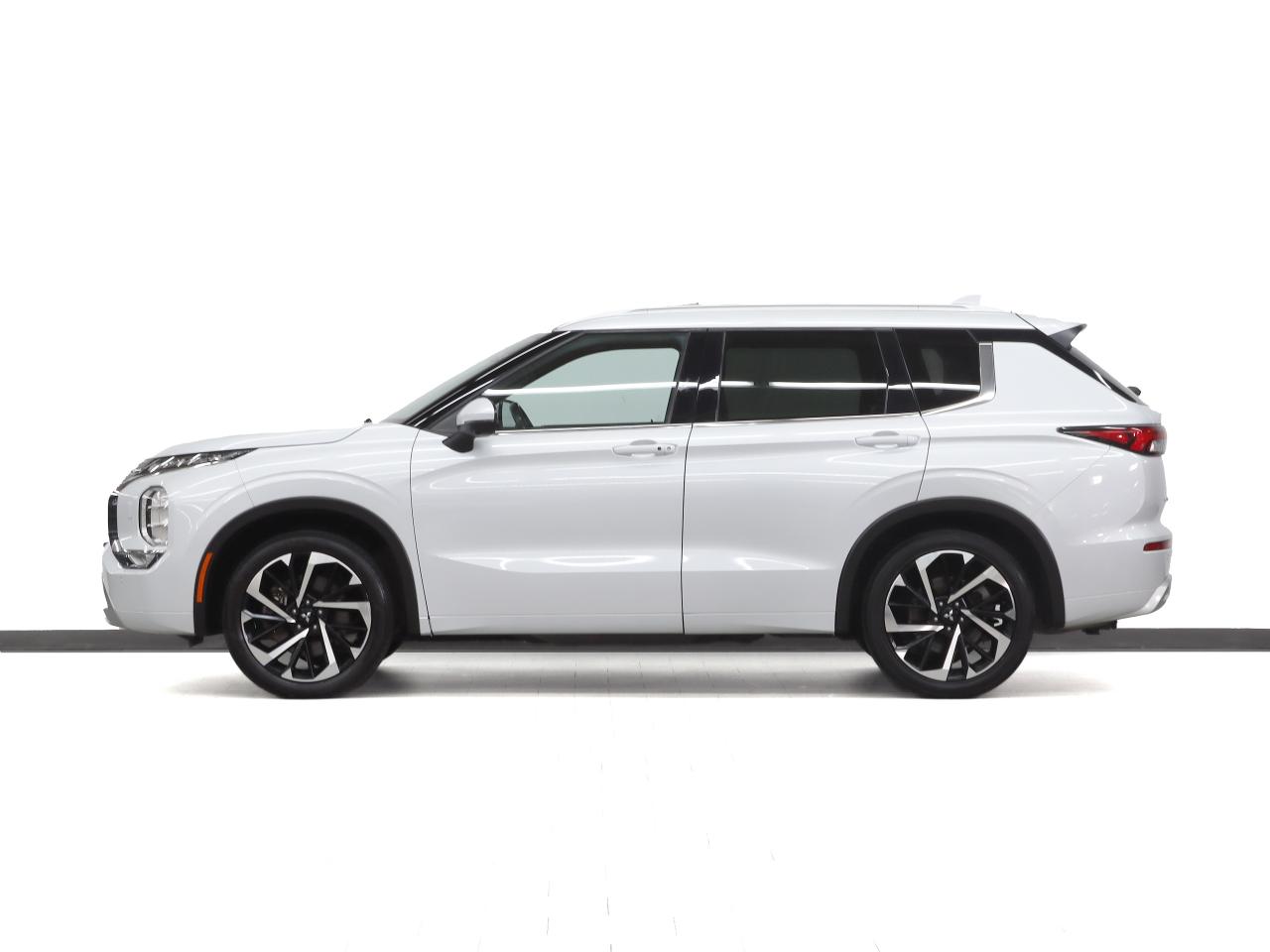 2022 Mitsubishi Outlander SEL | AWD | Nav | Leather | Pano roof | CarPlay