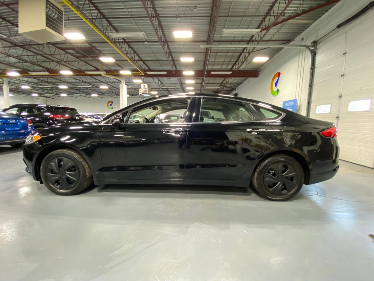 2017 Ford Fusion SE - Photo #2