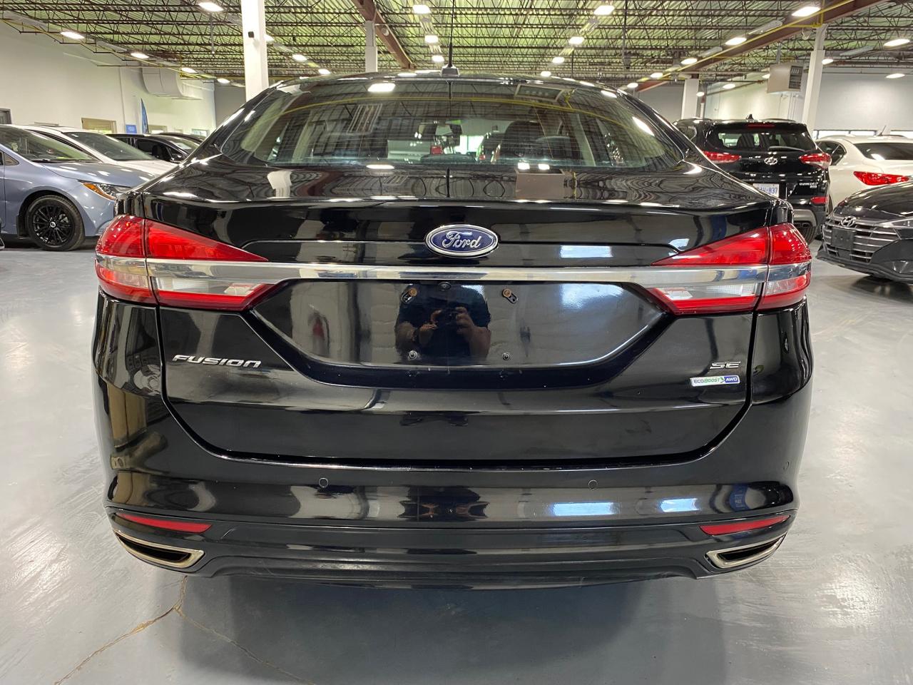 2017 Ford Fusion SE - Photo #4